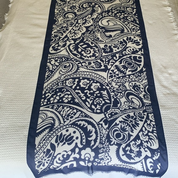 Talbots navy and white paisley print scarf - Picture 3 of 5